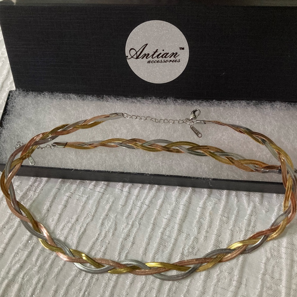 Antiana Accesorio™ 18K Gold IP Stainless Steel Bracelet & Necklace Set